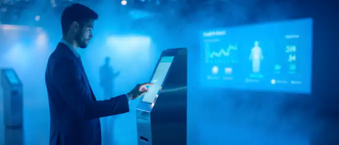 Антон Силуанов продемонстрировал возможности нового банкомата Сбербанка по экспресс-диагностике организма